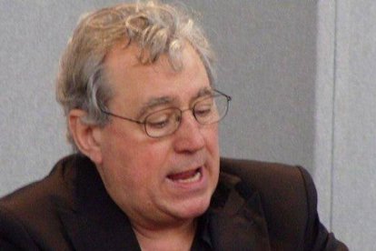 Monty Python: Terry Jones, la inolvidable madre de Brian, fallece a los 77 años