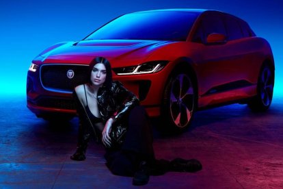 Dua Lipa se une a Jaguar para colaborar en música y tecnología