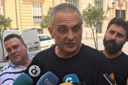 El presidente del Sindicat Valencià Republicà de bomberos, Ximo Cunyà