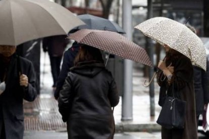 Alerta roja en Valencia por fuertes lluvias