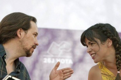 Pablo Iglesias y Teresa Rodríguez.