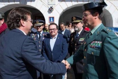 Guillermo Fernández Vara, este lunes en un acto de homenaje a la Guardia Civil.