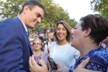 Pedro Sánchez y Susana Díaz, este martes en un acto de la precampaña del PSOE.