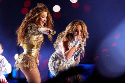 Shakira y Jennifer López en la SuperBowl.