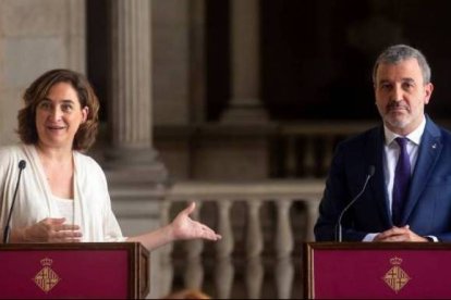 Ada Colau y su número dos en el Ayuntamiento, el socialista Jaume Collboni.