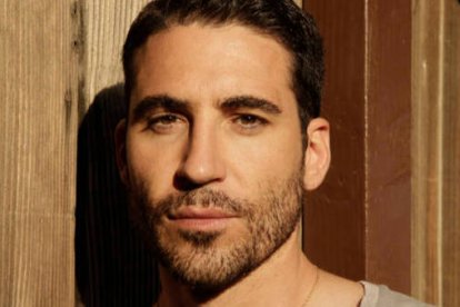 Miguel Ángel Silvestre se ha puesto a estudiar mates mientras intenta 