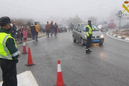 La Guardia Civil ha cerrado los accesos a los parajes nevados