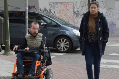 Pablo Echenique abandonó el centro de la capital para instalarse en un discreto barrio de la periferia