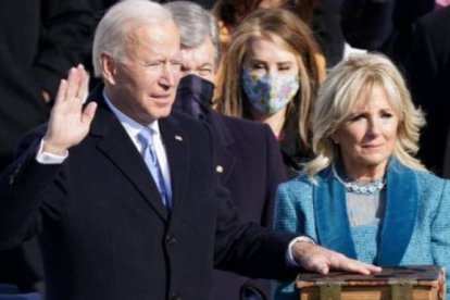 Biden, en el momento de jurar su cargo como presidente de Estados Unidos.