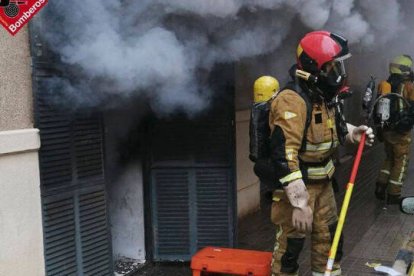 El incendio se ha originado en un cuadro eléctrico del edificio