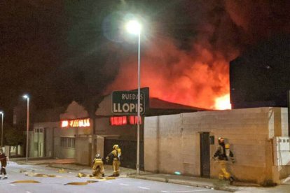 El la extinción han participado 8 bomberos, 2 cabos y 2 sargentos / Consorcio Provincial de Bomberos