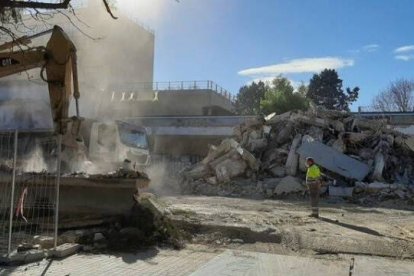 Derribo de la antigua Facultat de Agrónomos de Valencia en diciembre pasado.