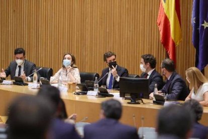 Pablo Casado, este lunes en la reunión conjunta de sus diputados y senadores.