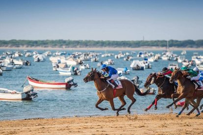 Carreras de caballos en la playa de Bajo Guía (Sanlúcar de Barrameda).