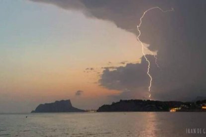 Fotografía de Francisco J. De Gea, hecha desde Teulada-Moraira