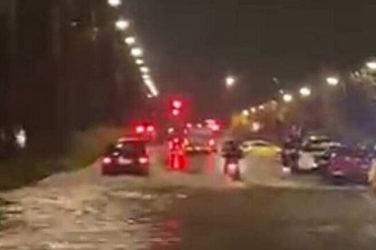 Intensa lluvia en Valencia durante la noche del viernes