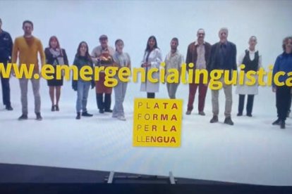 Imagen del anuncio emitido por À Punt promocionando el catalán de Plataforma per la Llengua