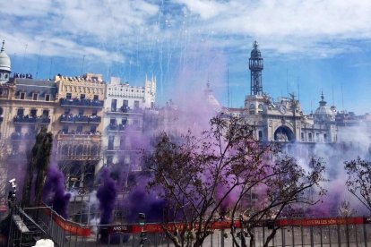 Imagen de archivo de un mascletà el 8M.