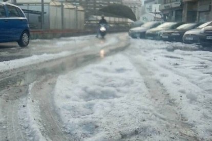 El granizo se ha transformado por la mañana en gruesas placas de hielo