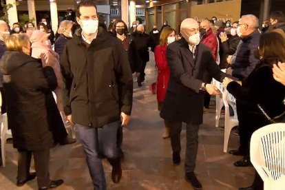 Rubén Alfaro acompañando a Alejandro Soler durante la campaña de las primarias