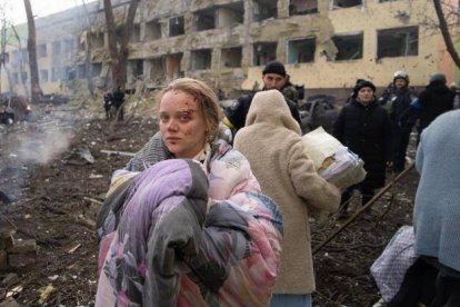 Imágenes tras el bombardeo de las tropas rusas a un hospital infantil.