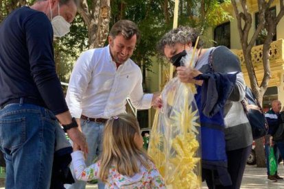 Pablo Ruz propone proteger la elaboración de la palma de Elche