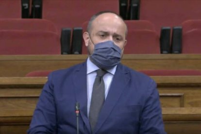 El presidente del PP Catalán, Alejandro Fernández, en el Parlament