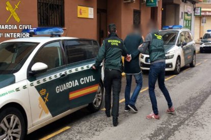 Los detenidos están acusados de estafar a personas en 32 provincias españolas