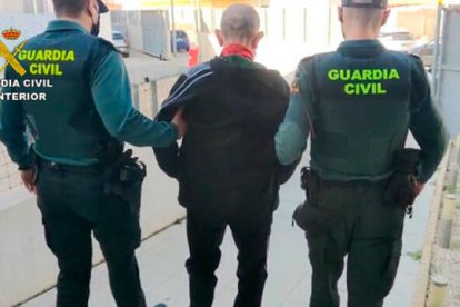 Los agentes detuvieron al presunto atracados dos horas después de los hechos