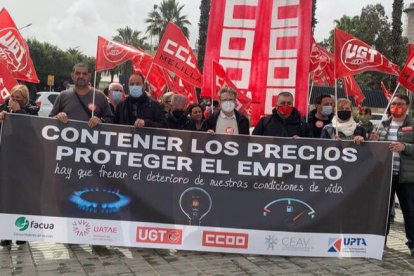 Manifestación de UGT y CCOO en Melilla