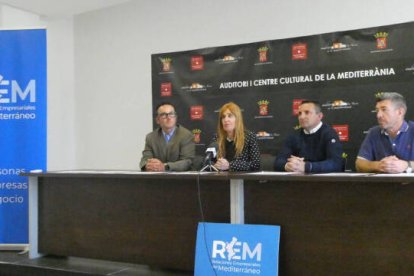 Presentación de los Premios REM con Sandra Torrighelli y Francisco Chico de REM, Juan Andrés Montiel, presidente de AECNU y Bernabé Cano, alcalde de La Nucía