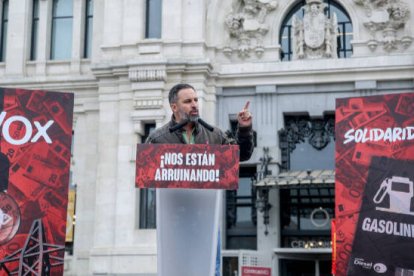 Abascal en una concentración denunciando el precio de los carburantes