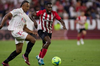 Jules Koundé, con la camiseta del Sevilla, en un partido de la pasada temporada.