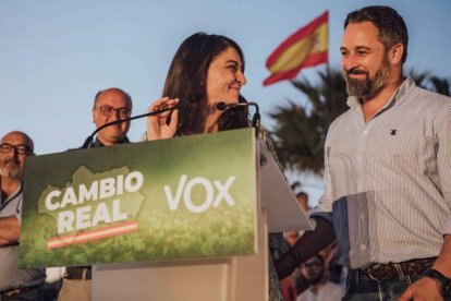 Macarena Olona y Santiago Abascal