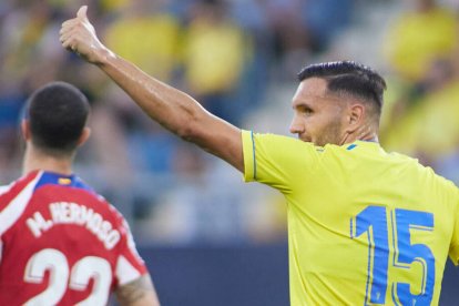 Lucas Pérez, celebrando uno de sus últimos goles con el Cádiz.