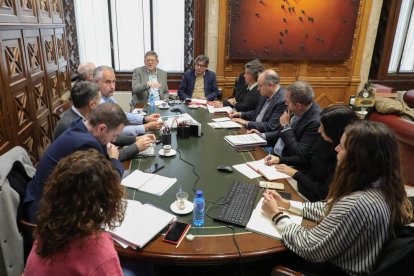 Imágenes de la reunión del equipo de Presidencia esta mañana - GVA