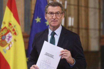El líder del PP, Alberto Núñez Feijóo, en Cádiz.