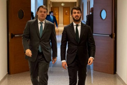 El presidente de la Junta de Castilla y León, Alfonso Fernández Mañueco y el vicepresidente Juan García-Gallardo.