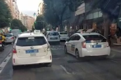 Concentración de taxis en Valencia.