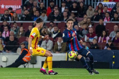 Gavi, con la camiseta del Barcelona, en el partido de anoche frente al Girona.