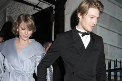 Taylor Swift junto a Joe Alwyn