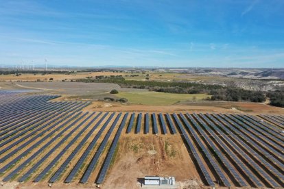 Iberdrola invierte 40 millones de euros en una planta híbrida eólica y solar