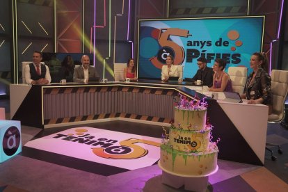 À Punt celebra els 5 anys en antena amb una gala del programa 'Comediants' i un especial 'Tàp Zàping' - À PUNT