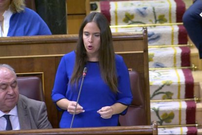 Belén Hoyo pregunta a Irene Montero en e Congreso