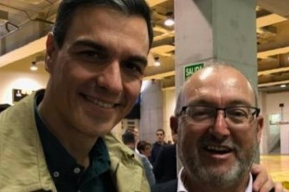 Pedro Sánchez y el exdiputado Fuentes Curbelo, Tito Berni.