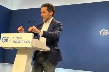 Borja Sémper, portavoz de campaña del PP, en rueda de prensa desde Génova