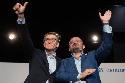 Feijóo y Alejandro Fernández en un acto del PP en Cataluña