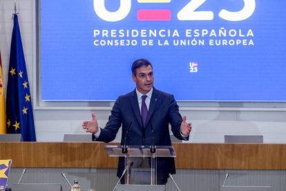 Pedro Sánchez ante la CEOE