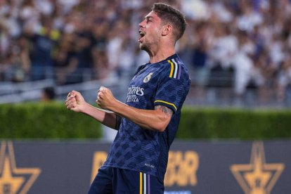 Valverde celebra uno de sus dos goles ante el Milán.