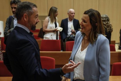 El portavoz de Vox, Juanma Badenas, y la alcaldesa de Valencia, María José Catalá.